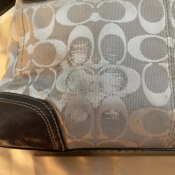 Coach Bag - Picture 4 of 8